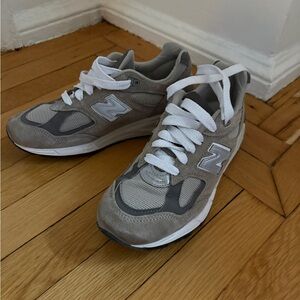 New Balance Grey & White Suede Mesh Sneakers Worn Once